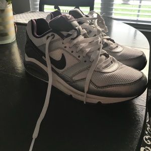 Nike AIR MAX Purple and White Sneakers
